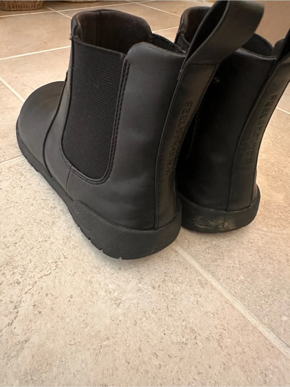 Feelgrounds Chelsea Ankle Boots in Black